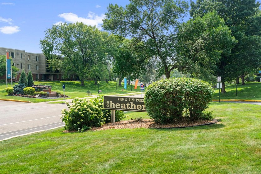 Come step inside this beautifully refreshed condo, and feel an - photo 2