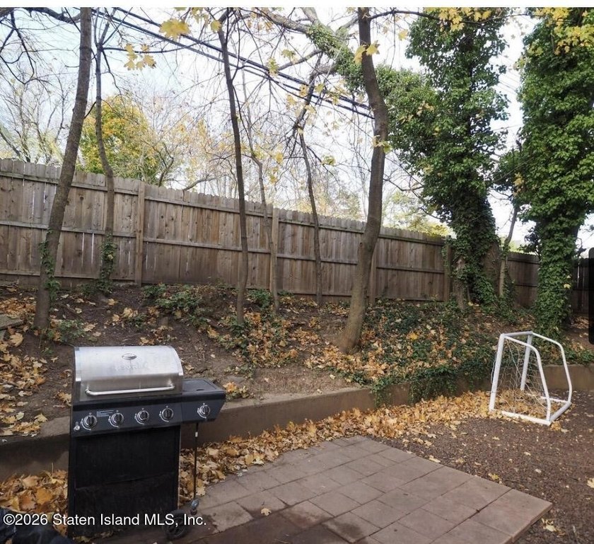Spacious TwoFamily Home in the Heart of New Dorp Nestled in one - photo 34