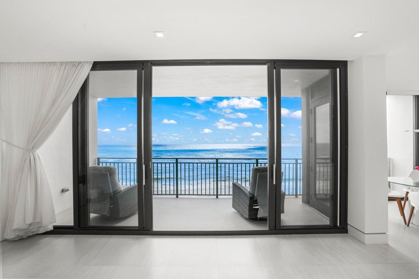 A truly rare offering in Boca Raton, this exquisitely reimagined - photo 11