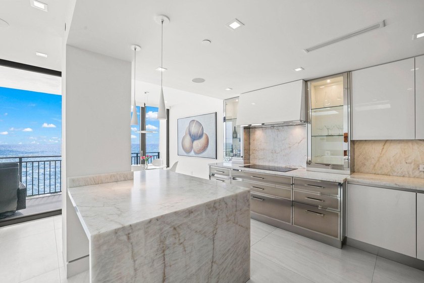 A truly rare offering in Boca Raton, this exquisitely reimagined - photo 13
