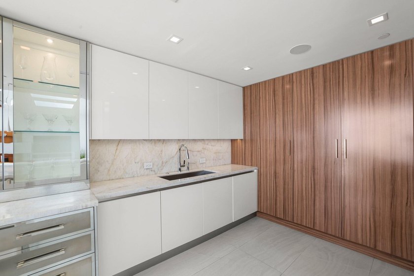 A truly rare offering in Boca Raton, this exquisitely reimagined - photo 14