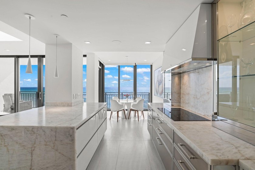 A truly rare offering in Boca Raton, this exquisitely reimagined - photo 19