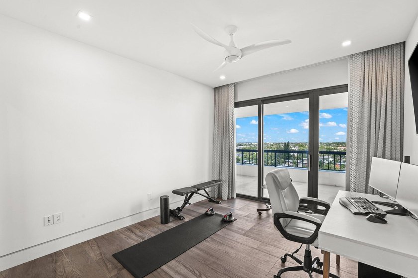 A truly rare offering in Boca Raton, this exquisitely reimagined - photo 28