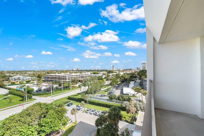 A truly rare offering in Boca Raton, this exquisitely reimagined - photo 41