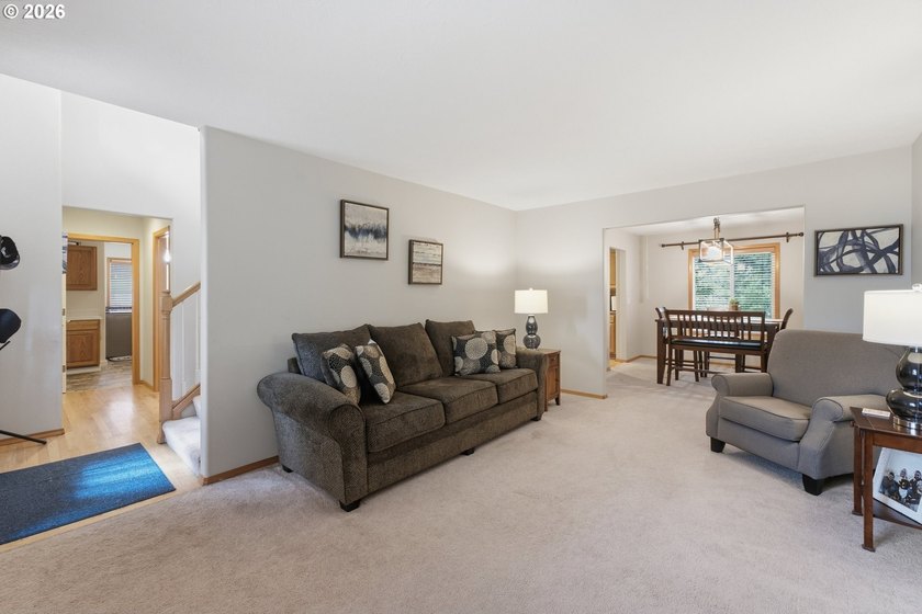 Welcome to this beautifully maintained, two-story traditional - photo 6