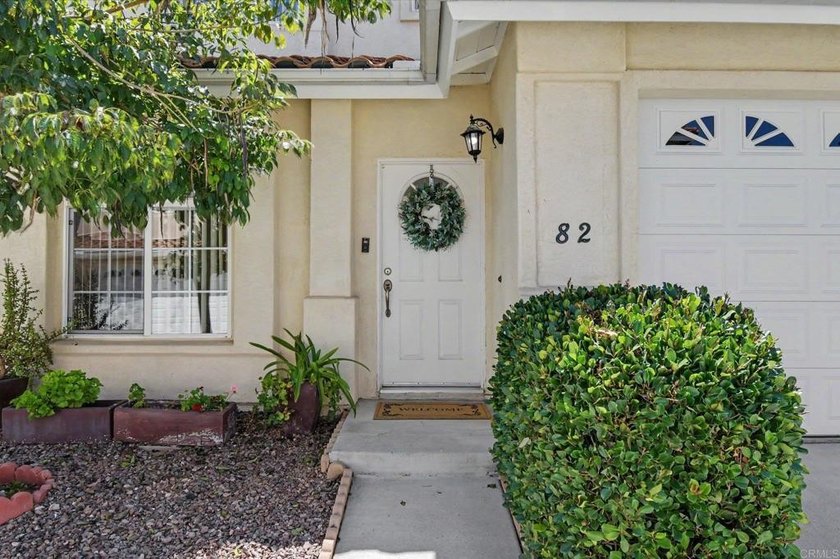 This inviting 3-bedroom, 2.5-bath home is located in the heart - photo 2