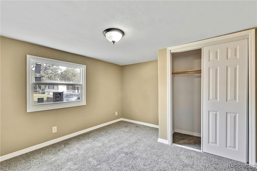 This beautifully renovated mobile home in Homosassa offers a - photo 22