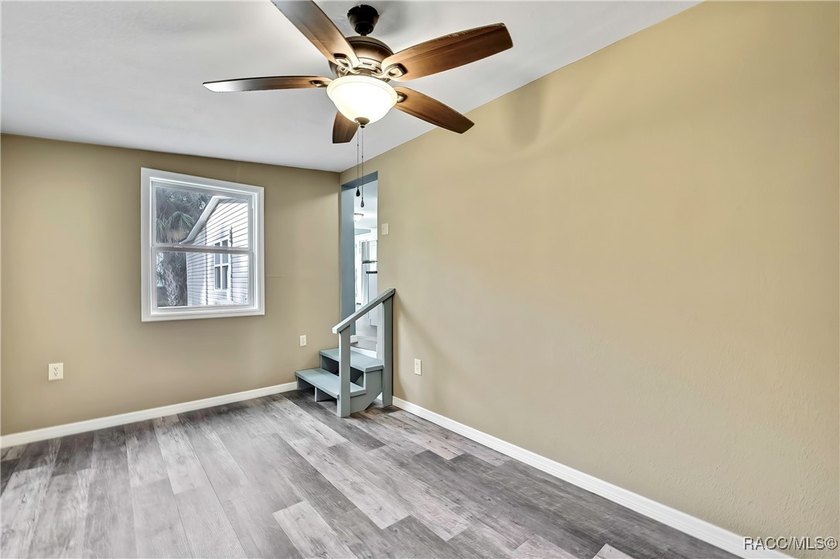 This beautifully renovated mobile home in Homosassa offers a - photo 28