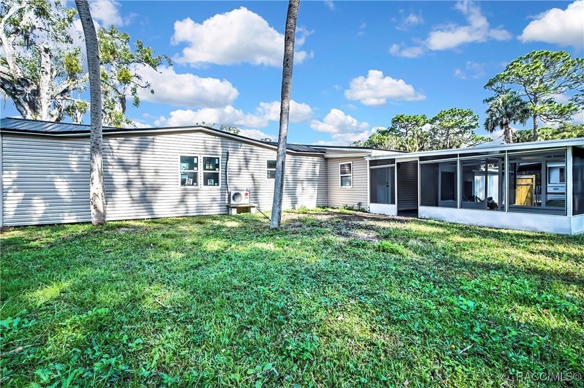 This beautifully renovated mobile home in Homosassa offers a - photo 32