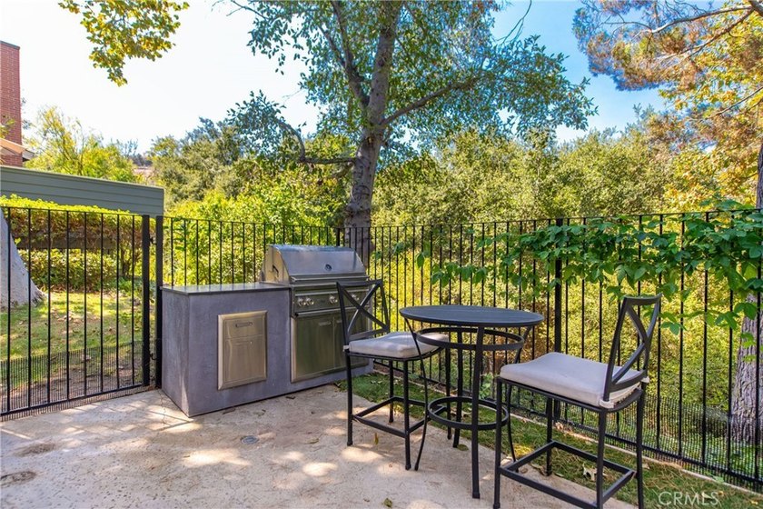 Welcome to this luxurious *Club View* townhouse nestled in an - photo 34