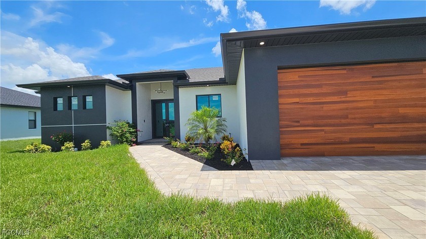 $$$ MOTIVATED SELLER !!! SEMI-CUSTOM BUILD WITH PLENTY OF - photo 4