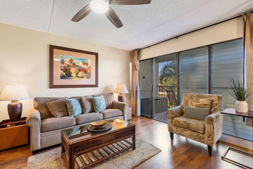 Welcome to HOTEL ZONED Kihei Akahi D107! Luxury vinyl plank - photo 4