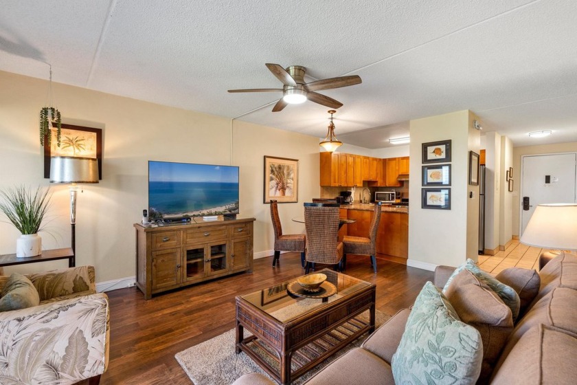 Welcome to HOTEL ZONED Kihei Akahi D107! Luxury vinyl plank - photo 5
