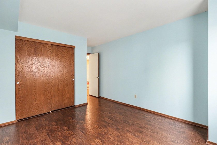 Rarely available THREE BEDROOM corner condo on the SKYWAY with a - photo 28