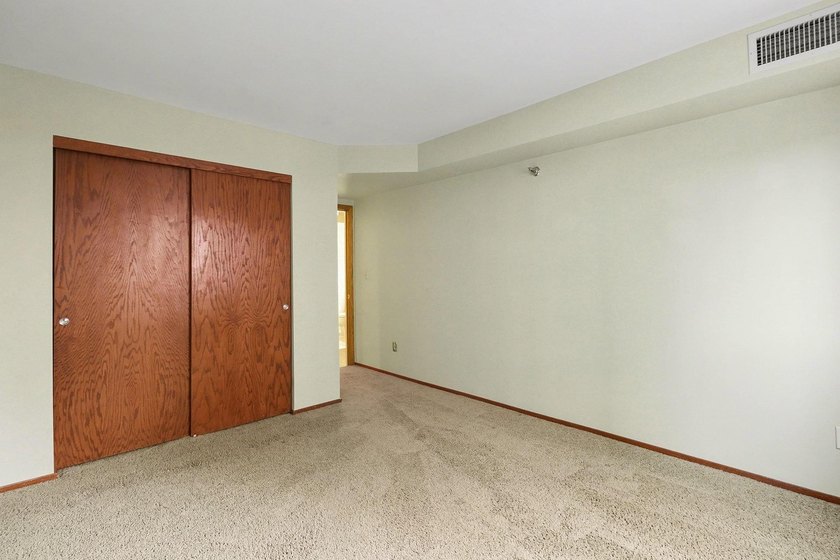 Rarely available THREE BEDROOM corner condo on the SKYWAY with a - photo 30