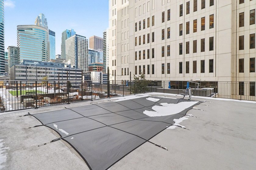 Rarely available THREE BEDROOM corner condo on the SKYWAY with a - photo 37