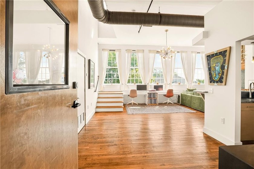 School House Rock! | Historic Top-Floor Loft in the Heart of - photo 4