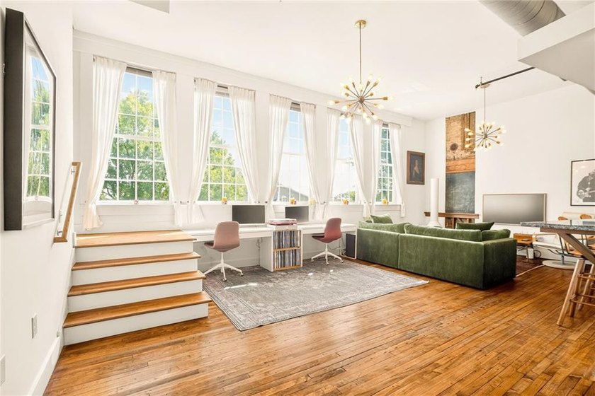 School House Rock! | Historic Top-Floor Loft in the Heart of - photo 6