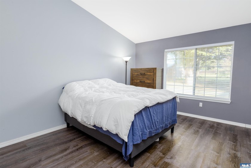 Move in ready home surrounded by a green-belt on two sides in - photo 38