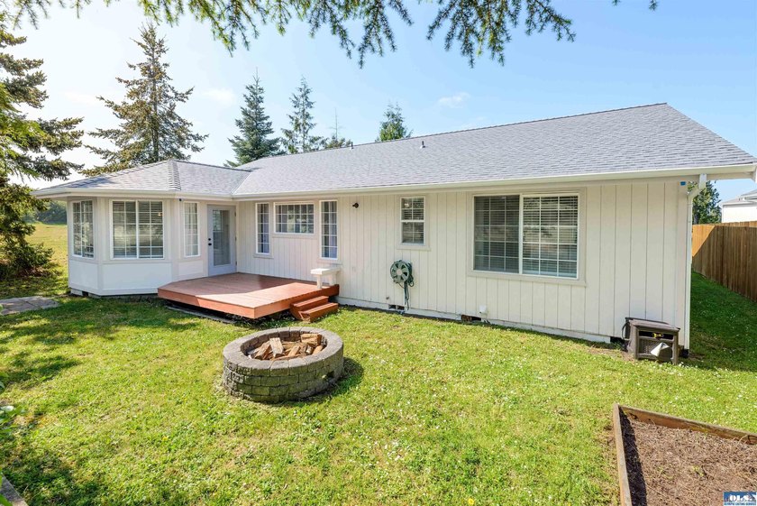 Move in ready home surrounded by a green-belt on two sides in - photo 50