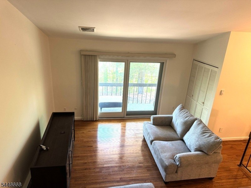 Welcome to desirable Overlook Village! This multilevel - photo 19