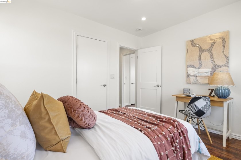 Beautifully updated while honoring its Edwardian roots, 3306 - photo 22