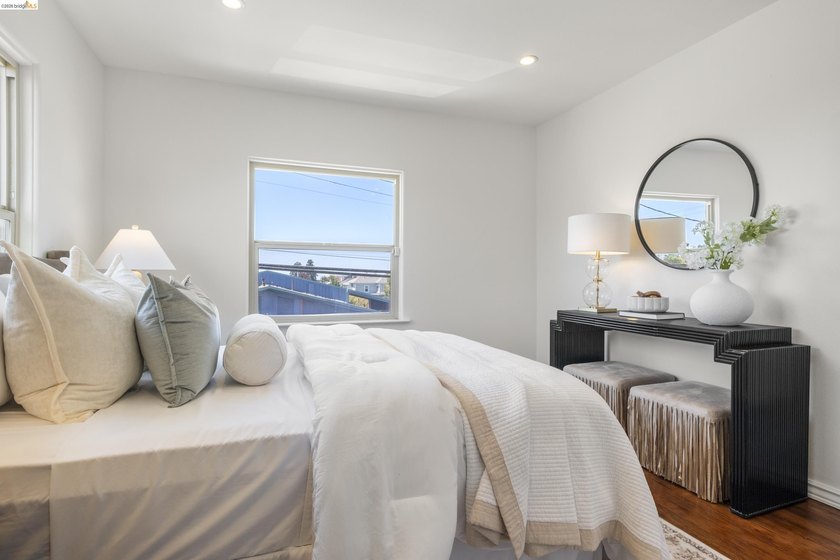 Beautifully updated while honoring its Edwardian roots, 3306 - photo 24