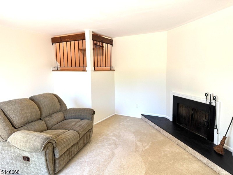 Welcome to desirable Overlook Village! This multilevel - photo 34