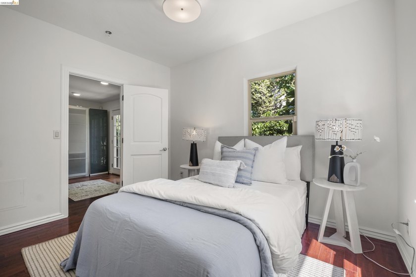 Beautifully updated while honoring its Edwardian roots, 3306 - photo 36