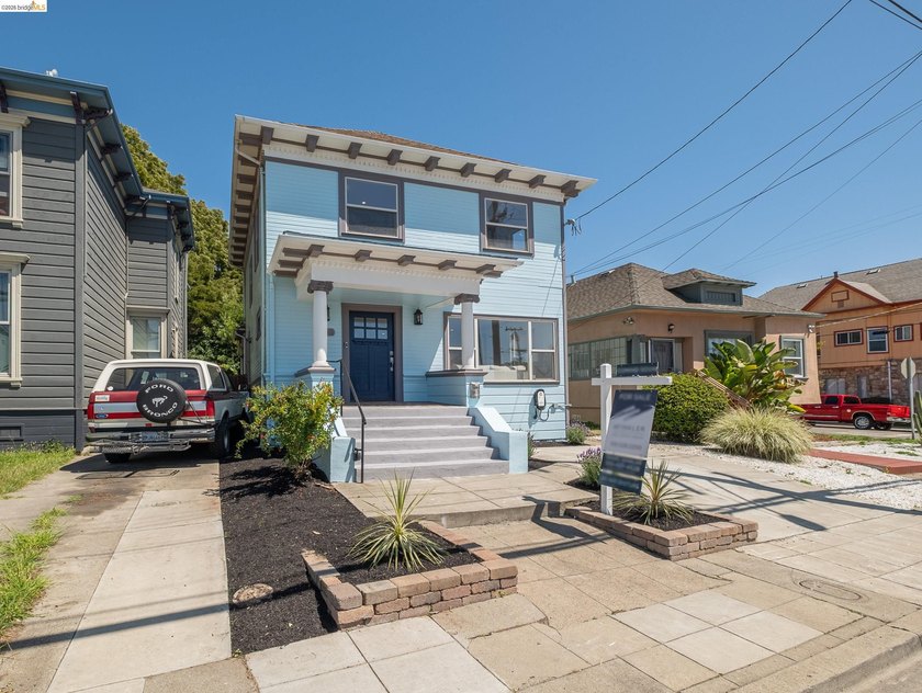 Beautifully updated while honoring its Edwardian roots, 3306 - photo 47