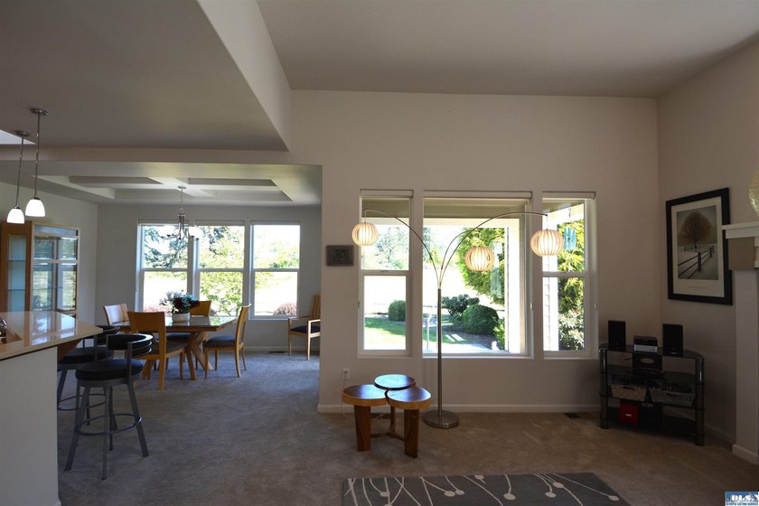 Enjoy low-maintenance living in this beautiful 2-bedroom, 2-bath - photo 14