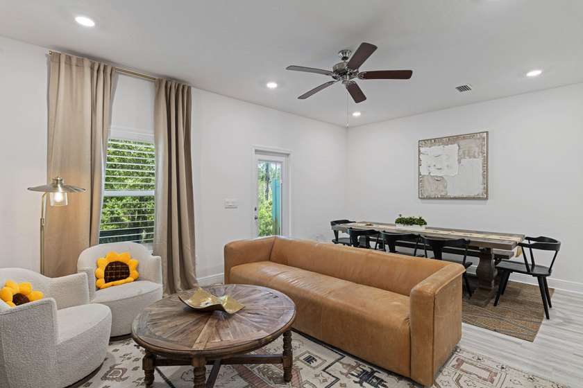 Welcome to Honeycomb Hideaway, a beautifully decorated and - photo 9