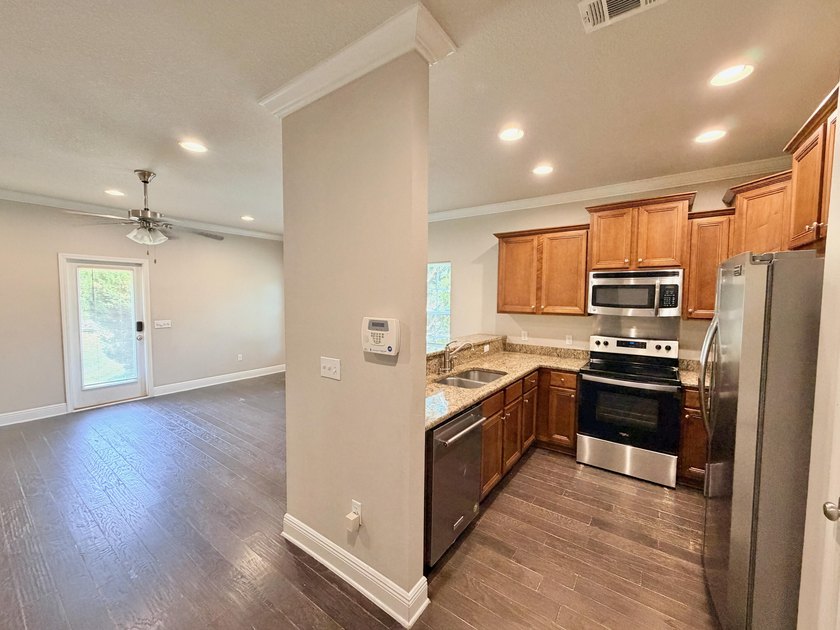Discover the perfect blend of comfort, convenience, and - photo 4