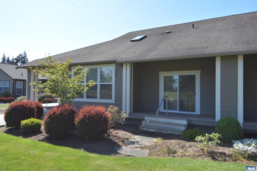 Enjoy low-maintenance living in this beautiful 2-bedroom, 2-bath - photo 50