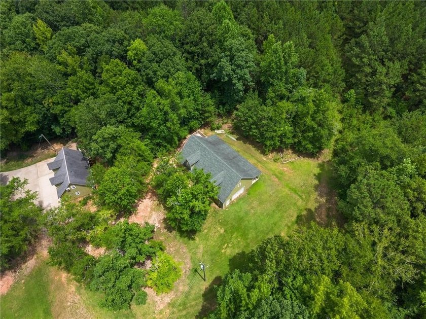 Over 92 Acres of Waterfront Living at its Finest! Escape to your - photo 3
