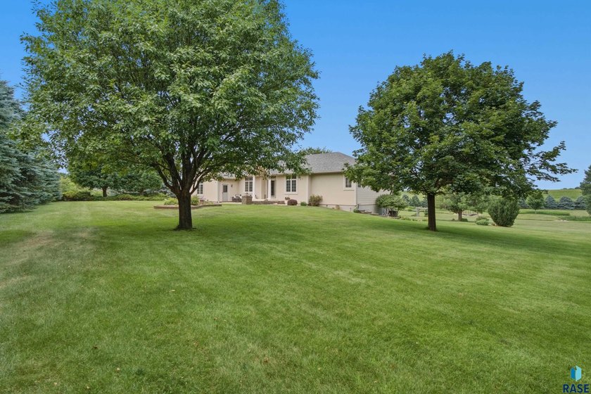 Welcome to your own private countryside retreat! Nestled on 12 - photo 4