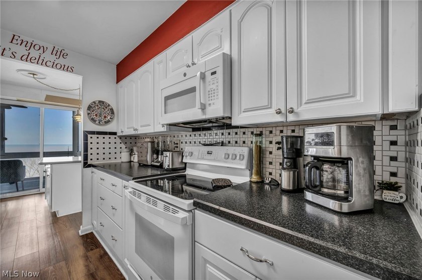 Major Price Improvement! Experience life above it all in Marine - photo 21