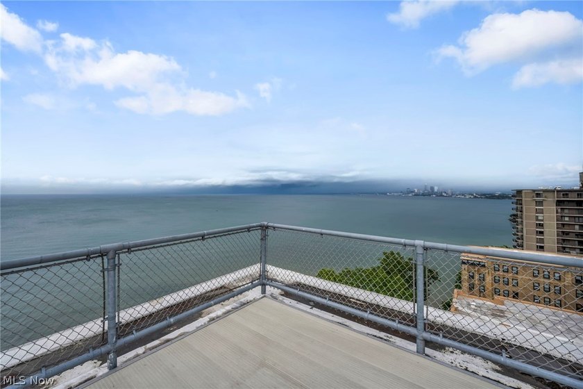Major Price Improvement! Experience life above it all in Marine - photo 34