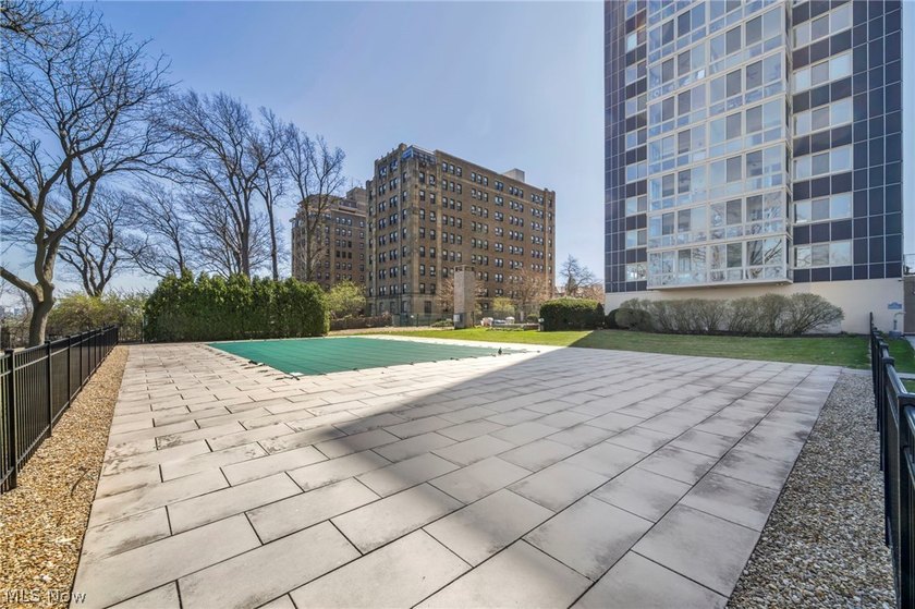 Major Price Improvement! Experience life above it all in Marine - photo 37