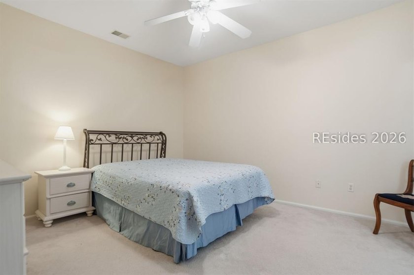 Well-maintained Potomac model located on a quiet cul-de-sac in - photo 6