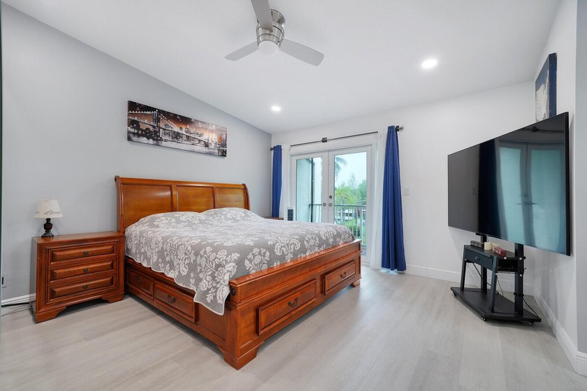 Welcome to this beautifully maintained two-story townhouse in - photo 20
