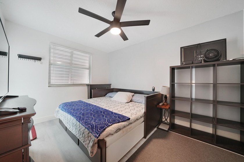 Welcome to this beautifully maintained two-story townhouse in - photo 24
