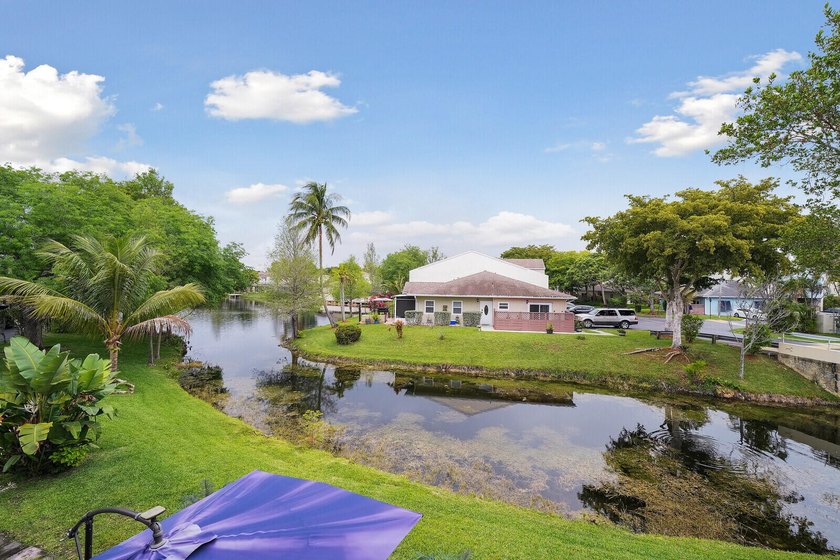 Welcome to this beautifully maintained two-story townhouse in - photo 30