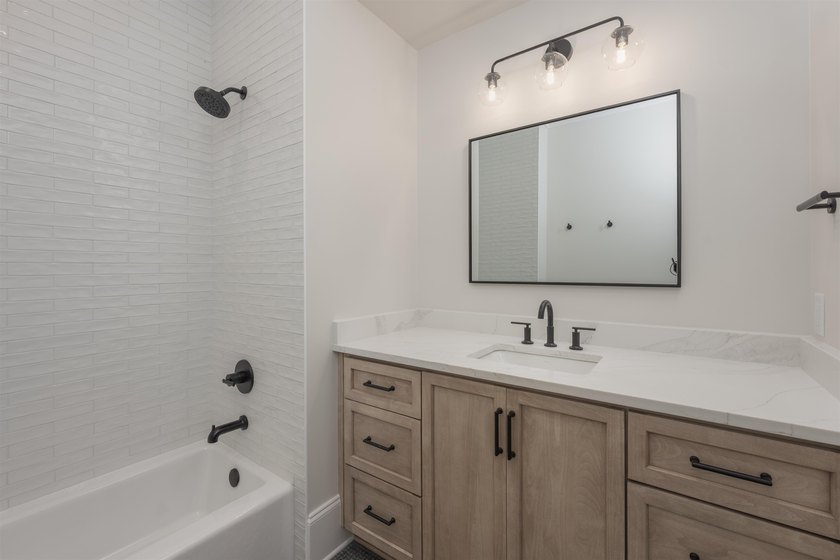 Unrivaled Panoramic Views: Brand-New Luxury Estate Overlooking - photo 55