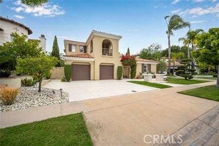 Welcome to a beautifully remodeled and fully furnished - photo 3