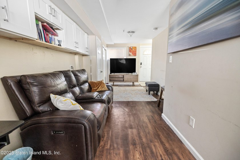 Just bring your paint colors. This recently fully renovated 3 - photo 7