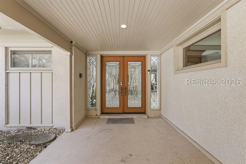 Set on more than one acre in the heart of Sea Pines, this - photo 3