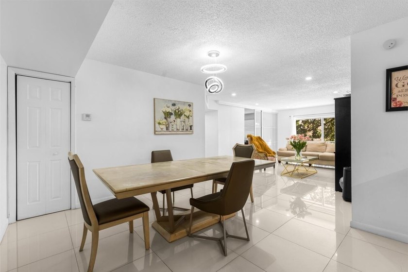 Bright 3/2 corner condo offering golf course living in Inverrary - photo 15