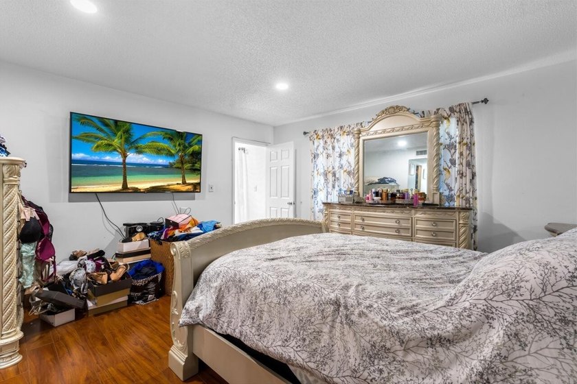 Bright 3/2 corner condo offering golf course living in Inverrary - photo 20