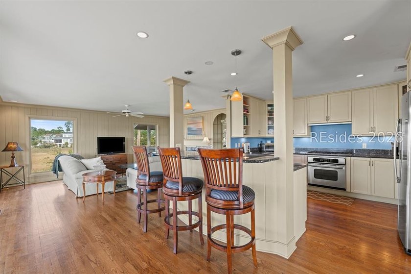 A Rare Point Comfort Peninsula Property. Tucked away on one of - photo 10
